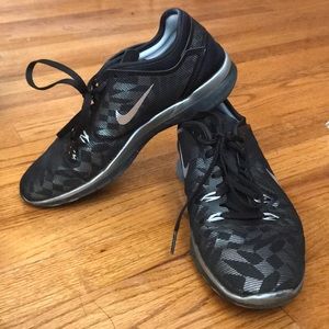 EUC Nike Free 5.0 size 7